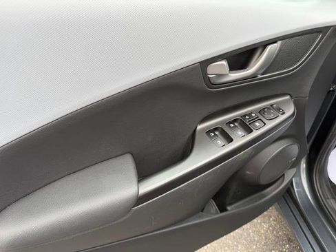 Used 2021 Hyundai Kona Ultimate w/ Cargo Package image 9