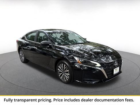 Used 2025 Nissan Altima 2.5 SV FWD image 1