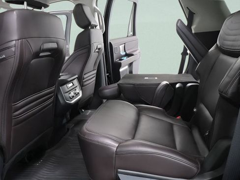 Used 2025 Ford Expedition Platinum w/ Platinum Ultimate Package AWD/4WD image 29