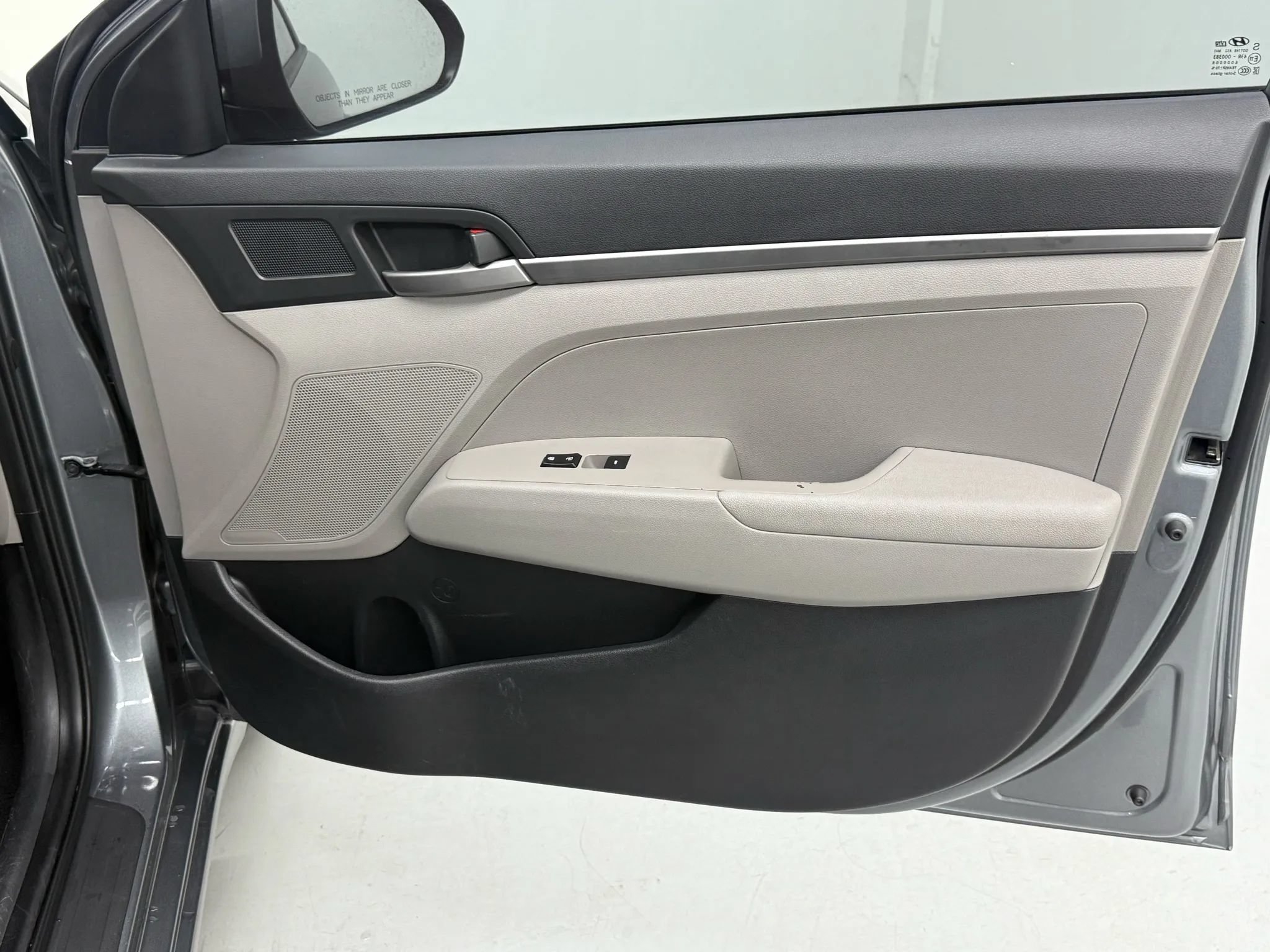 Used 2017 Hyundai Elantra SE FWD image 18