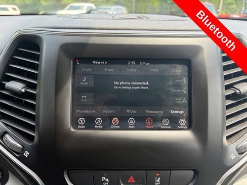Used 2021 Jeep Cherokee Latitude Plus w/ Sun & Sound Group AWD/4WD image 30