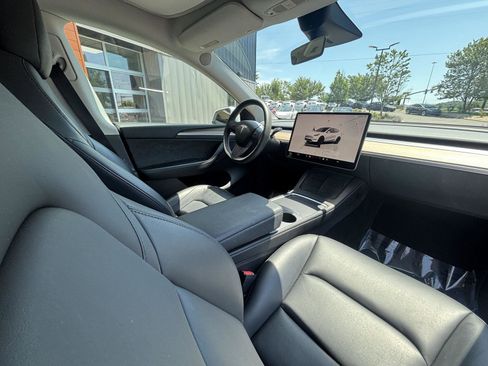 Used 2022 Tesla Model Y Performance AWD/4WD image 17