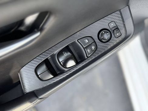 Used 2025 Nissan Sentra SV FWD image 10