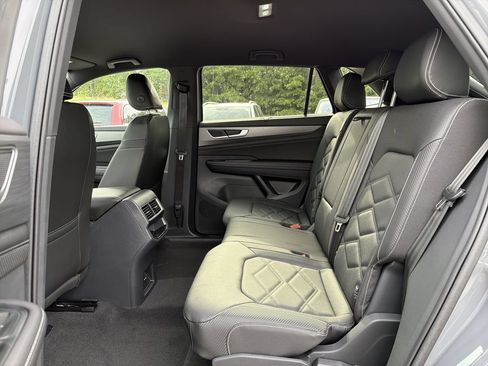 New 2026 Volkswagen Atlas Cross Sport SE FWD image 11
