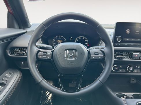 Used 2025 Honda HR-V Sport image 14
