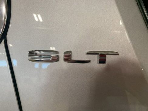 Used 2020 GMC Acadia SLT w/ Premium Package image 31