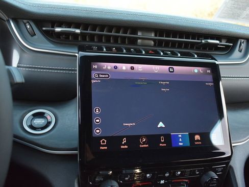 Certified 2025 Jeep Grand Cherokee Limited w/ Luxury Tech Group II image 22