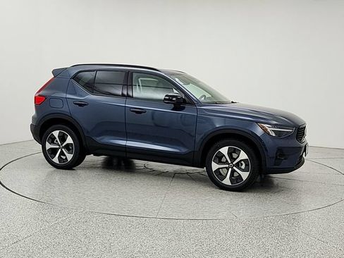 New 2026 Volvo XC40 B5 Plus w/ Protection Package Premier AWD/4WD image 3