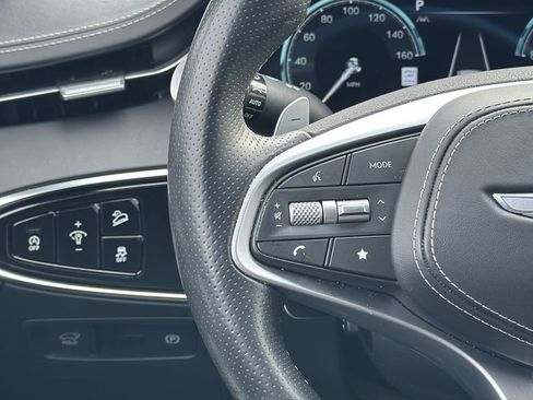 Used 2023 Genesis GV70 2.5T w/ Sport Prestige Package image 32