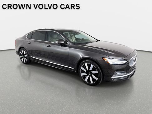 Used 2023 Volvo S90 B6 Plus AWD/4WD image 4