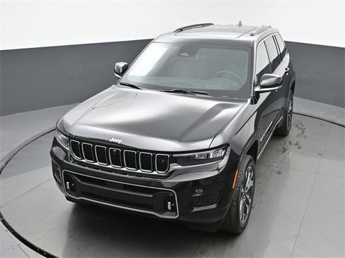 New 2025 Jeep Grand Cherokee Overland w/ Adv Protech Group III image 36