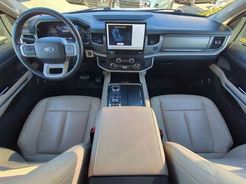 Certified 2022 Ford Expedition XLT image 15