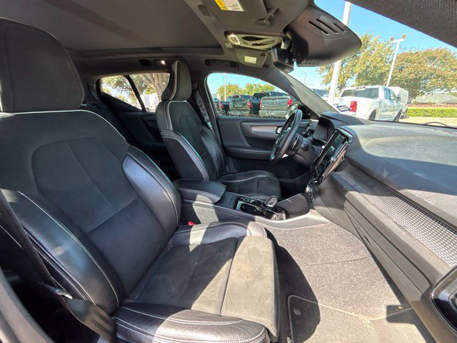 Used 2020 Volvo XC40 T5 R-Design AWD/4WD image 11