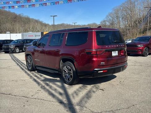 Used 2023 Jeep Wagoneer Series II AWD/4WD image 7