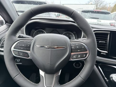 New 2026 Chrysler Pacifica Select image 13
