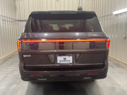Used 2025 Lincoln Navigator Reserve w/ Jet Appearance Package AWD/4WD image 26
