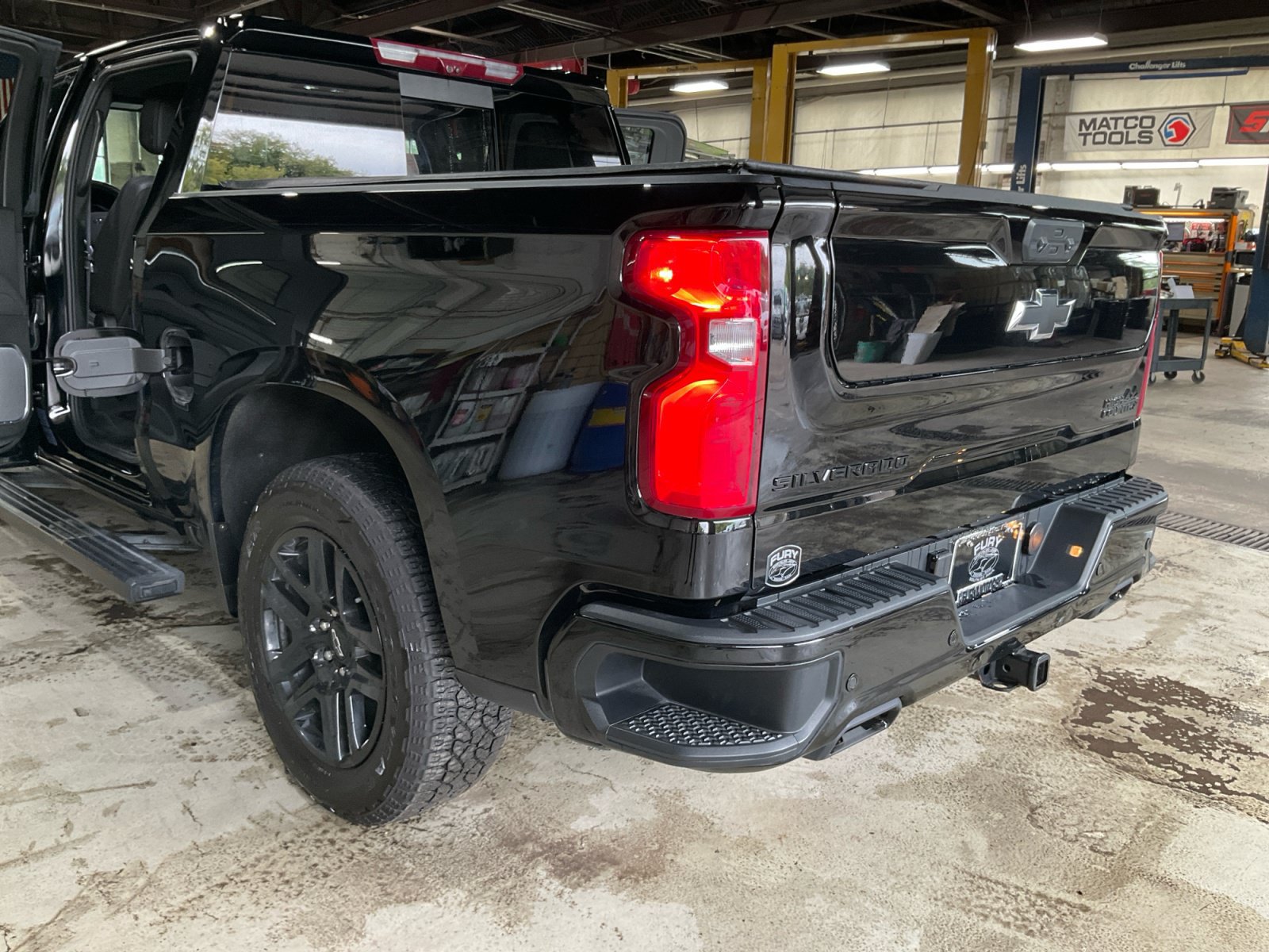 Used 2025 Chevrolet Silverado 1500 High Country w/ Midnight Edition AWD/4WD image 28