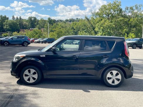 Used 2016 Kia Soul w/ Option Group 020 FWD image 2
