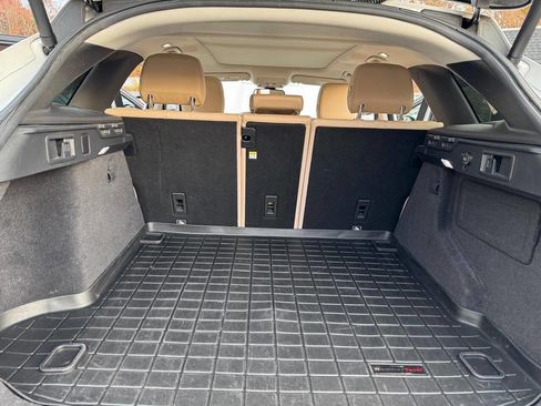 Used 2018 Jaguar F-PACE Premium image 10