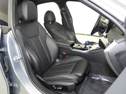 Used 2023 BMW i4 eDrive40 image 19