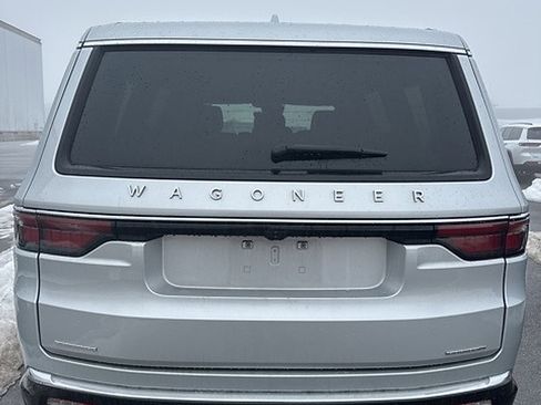 Used 2022 Jeep Wagoneer Series III image 14
