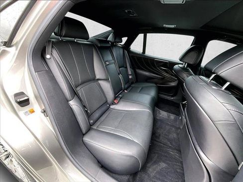 Used 2021 Lexus LS 500 w/ Accessory Package (Z2) RWD image 29