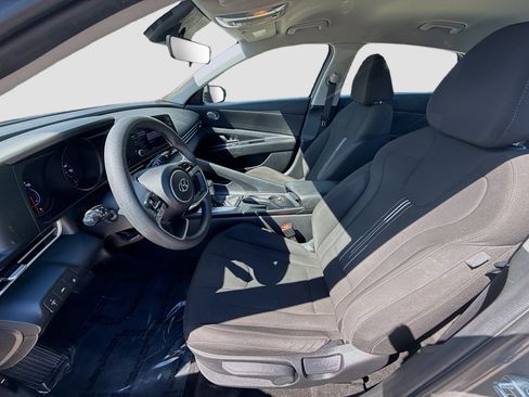 Used 2023 Hyundai Elantra SEL FWD image 16