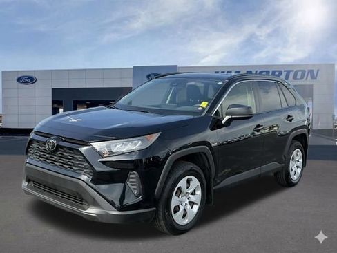 Used 2020 Toyota RAV4 LE FWD image 9
