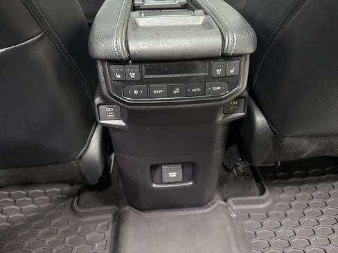 Used 2024 Toyota Grand Highlander AWD Hybrid image 29