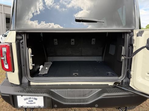 Certified 2025 Ford Bronco Badlands AWD/4WD image 11