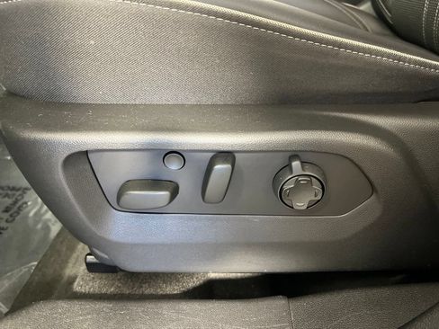 Used 2024 Buick Envision Avenir AWD/4WD image 21