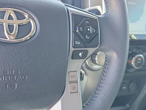 Used 2020 Toyota 4Runner SR5 image 32