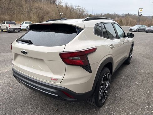 New 2026 Chevrolet Trax RS w/ Sunroof Package image 10