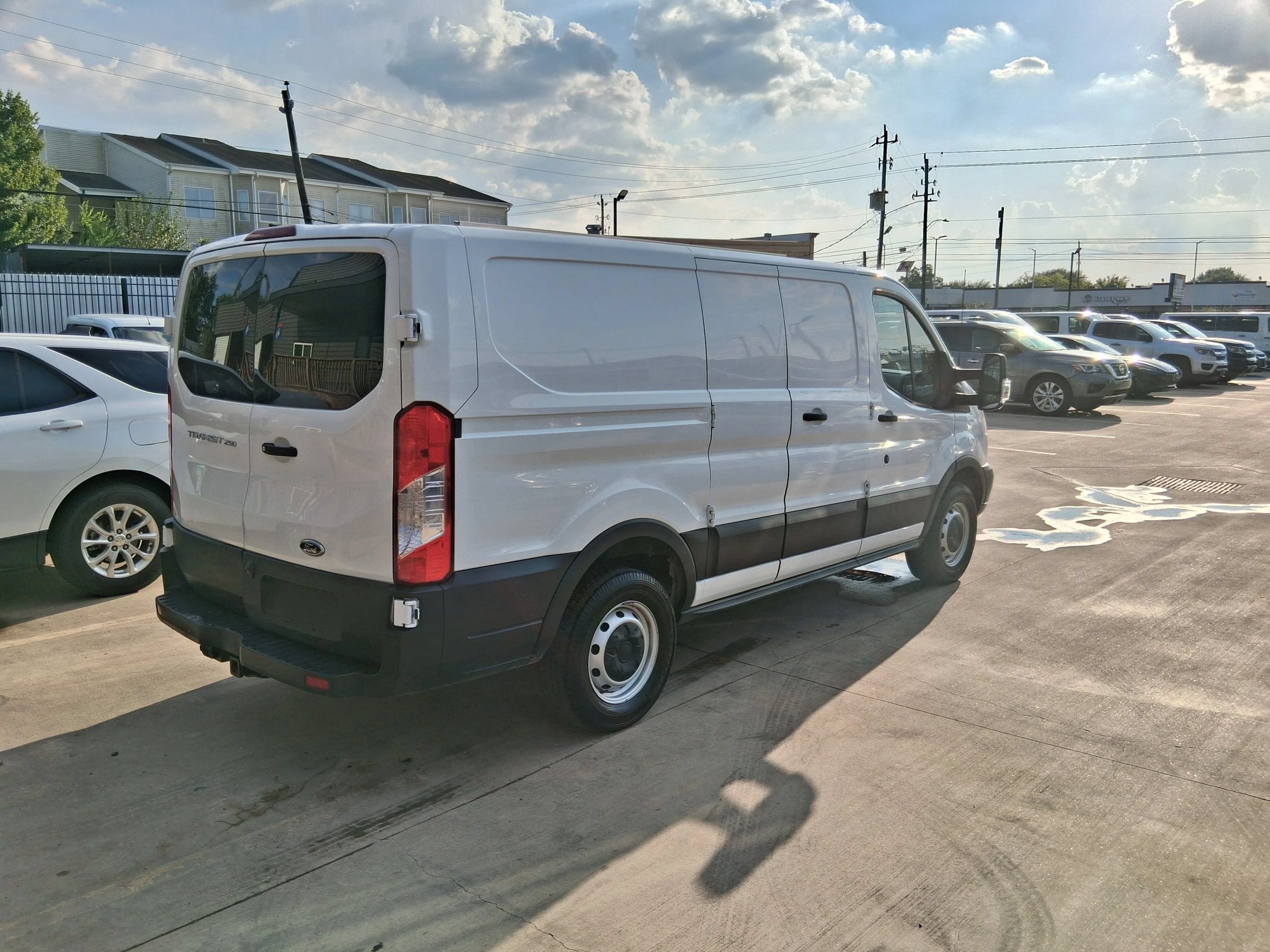 Used 2019 Ford Transit 250 130 Low Roof RWD image 10