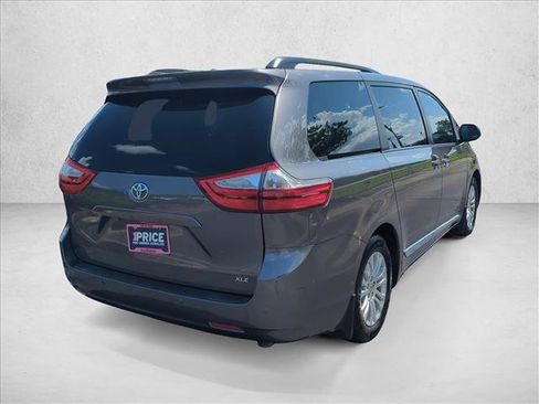 Used 2015 Toyota Sienna XLE Premium FWD image 5
