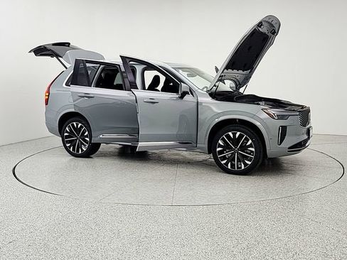 New 2026 Volvo XC90 T8 Plus w/ Protection Package AWD/4WD image 10