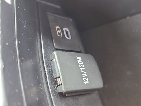 Certified 2024 Toyota Corolla Cross LE image 26