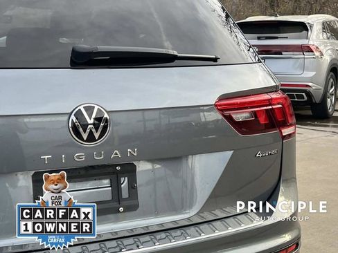 Certified 2022 Volkswagen Tiguan SE R-Line image 6