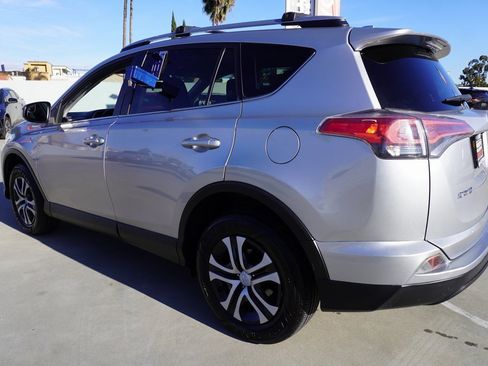 Used 2018 Toyota RAV4 LE w/ All Weather Liner Package image 5