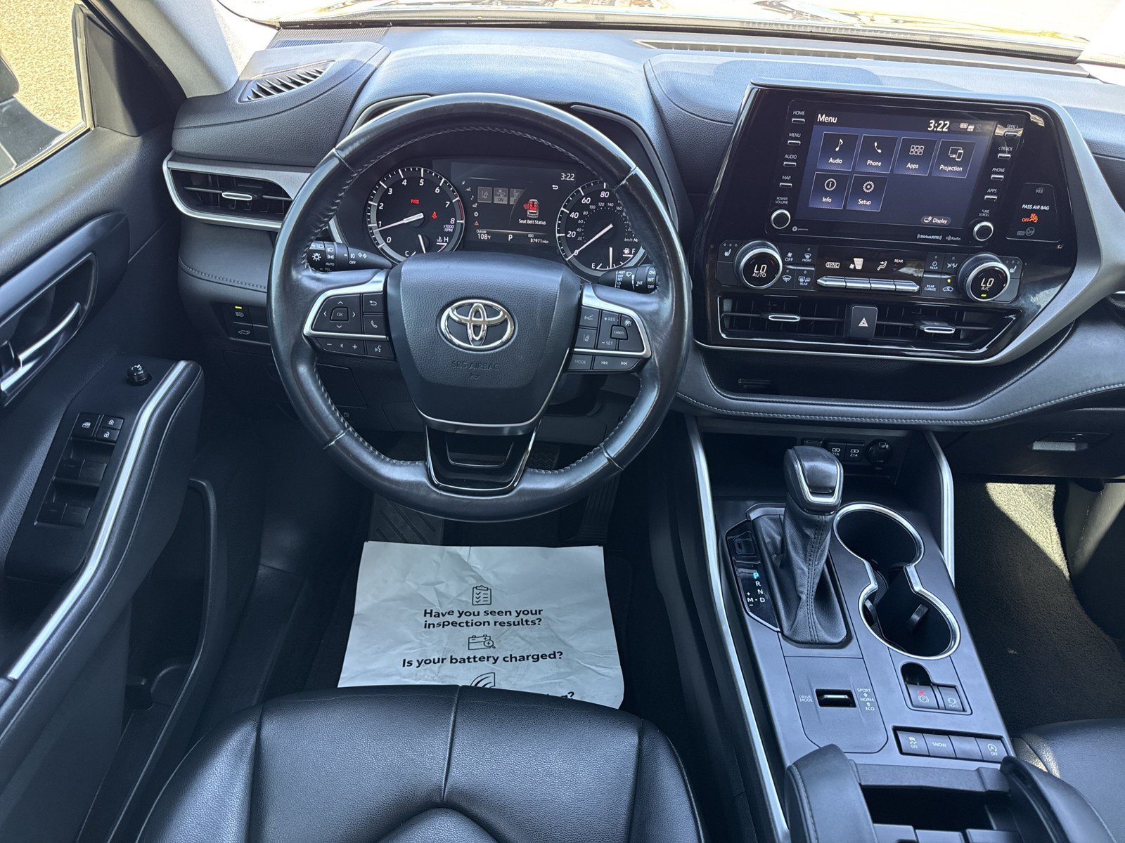 Used 2020 Toyota Highlander XLE FWD image 17