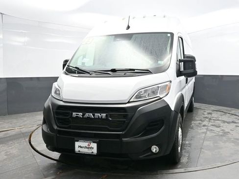 Used 2025 RAM ProMaster 2500 w/ Convenience Group FWD image 2