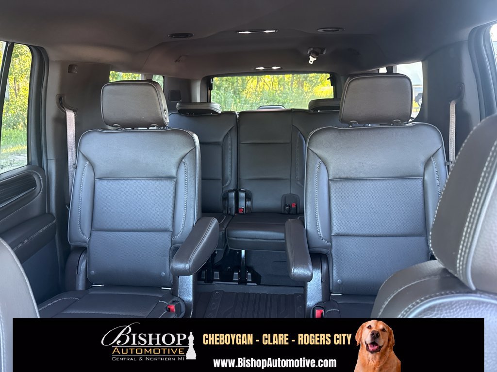 Used 2022 GMC Yukon XL Denali w/ Advanced Technology Package AWD/4WD image 6