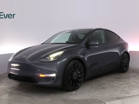 Used 2023 Tesla Model Y Performance AWD/4WD image 2