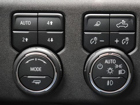Used 2024 Chevrolet Silverado 1500 High Country AWD/4WD image 20