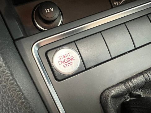 Used 2015 Volkswagen Jetta SE FWD image 29