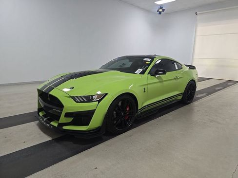 Used 2020 Ford Mustang Shelby GT500 w/ Technology Package RWD image 3