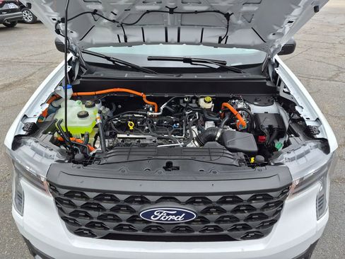 New 2026 Ford Maverick XLT w/ Equipment Group 301A AWD/4WD image 10