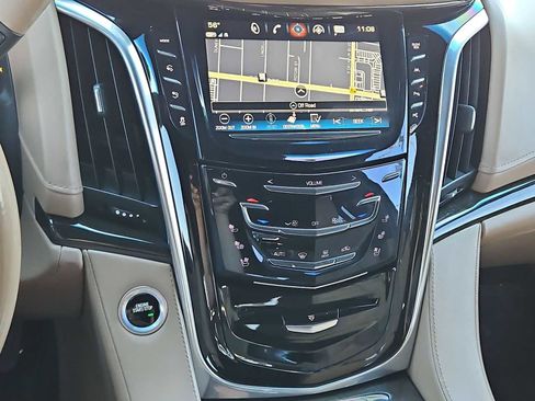 Used 2018 Cadillac Escalade Platinum image 27