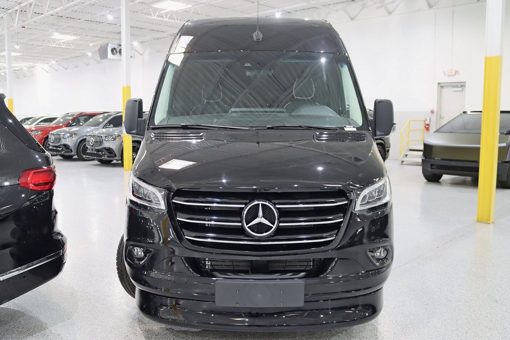 Used 2024 Mercedes-Benz Sprinter 3500 image 7