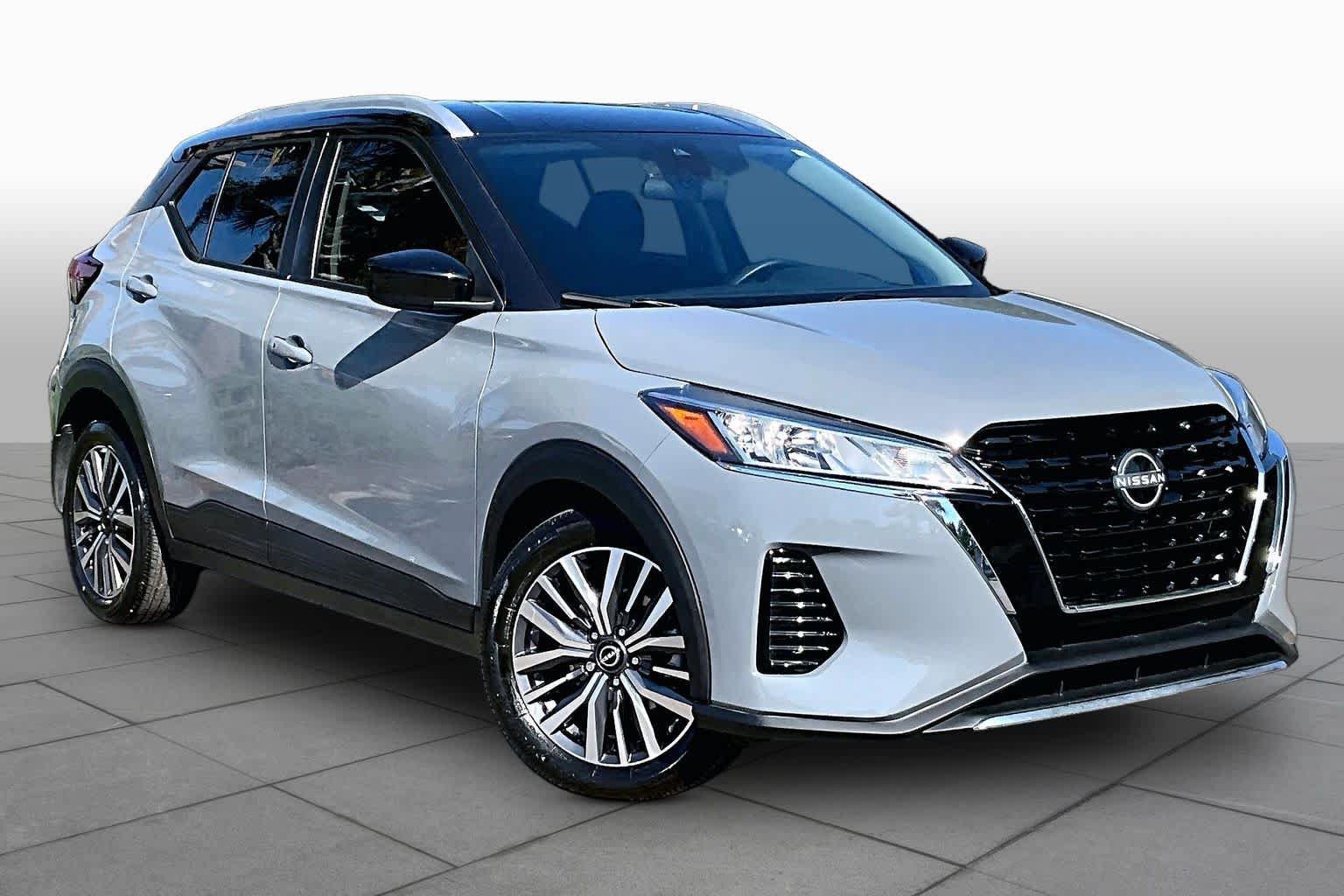Used 2024 Nissan Kicks SV FWD image 3